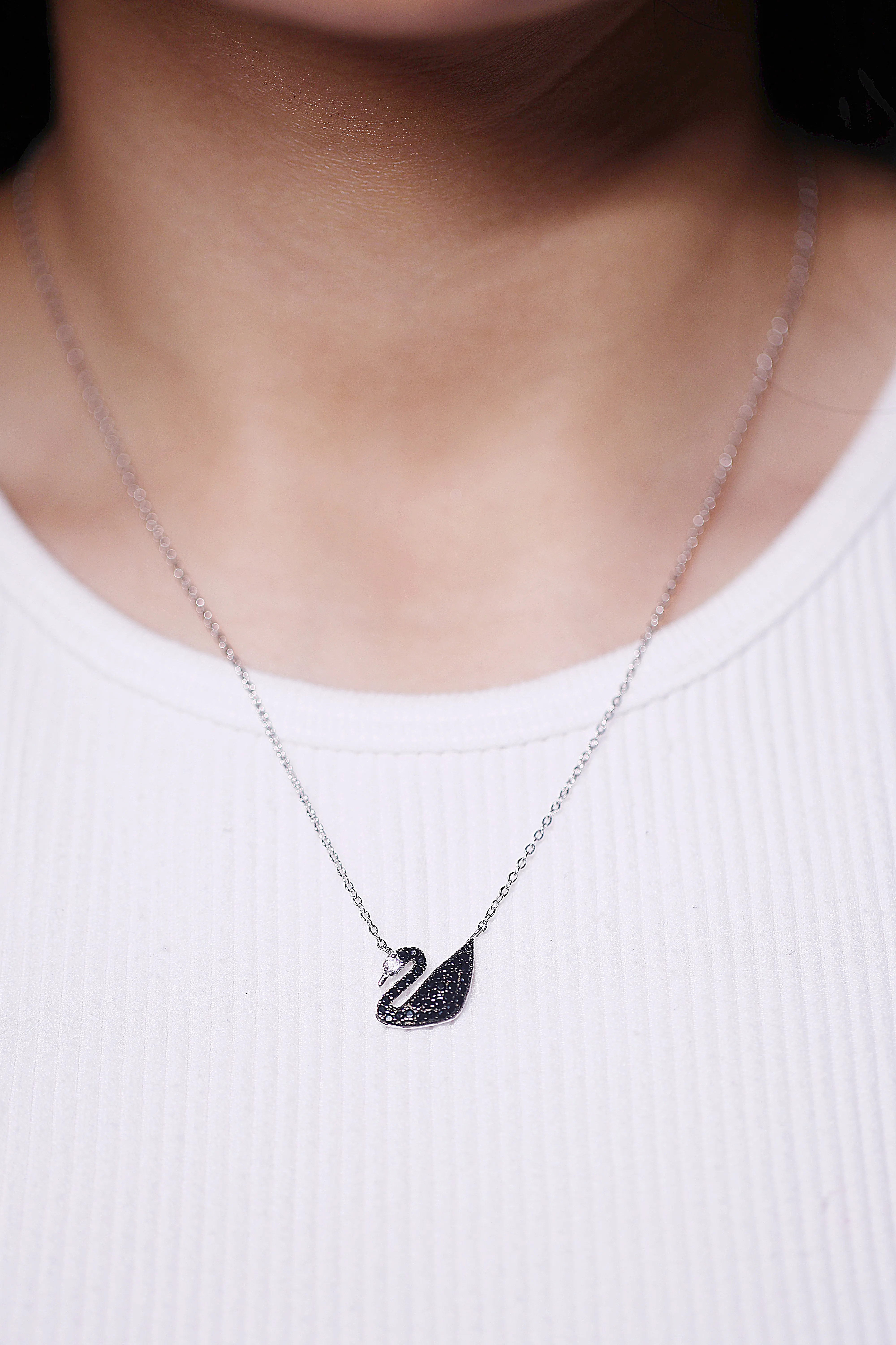 Black swan necklace