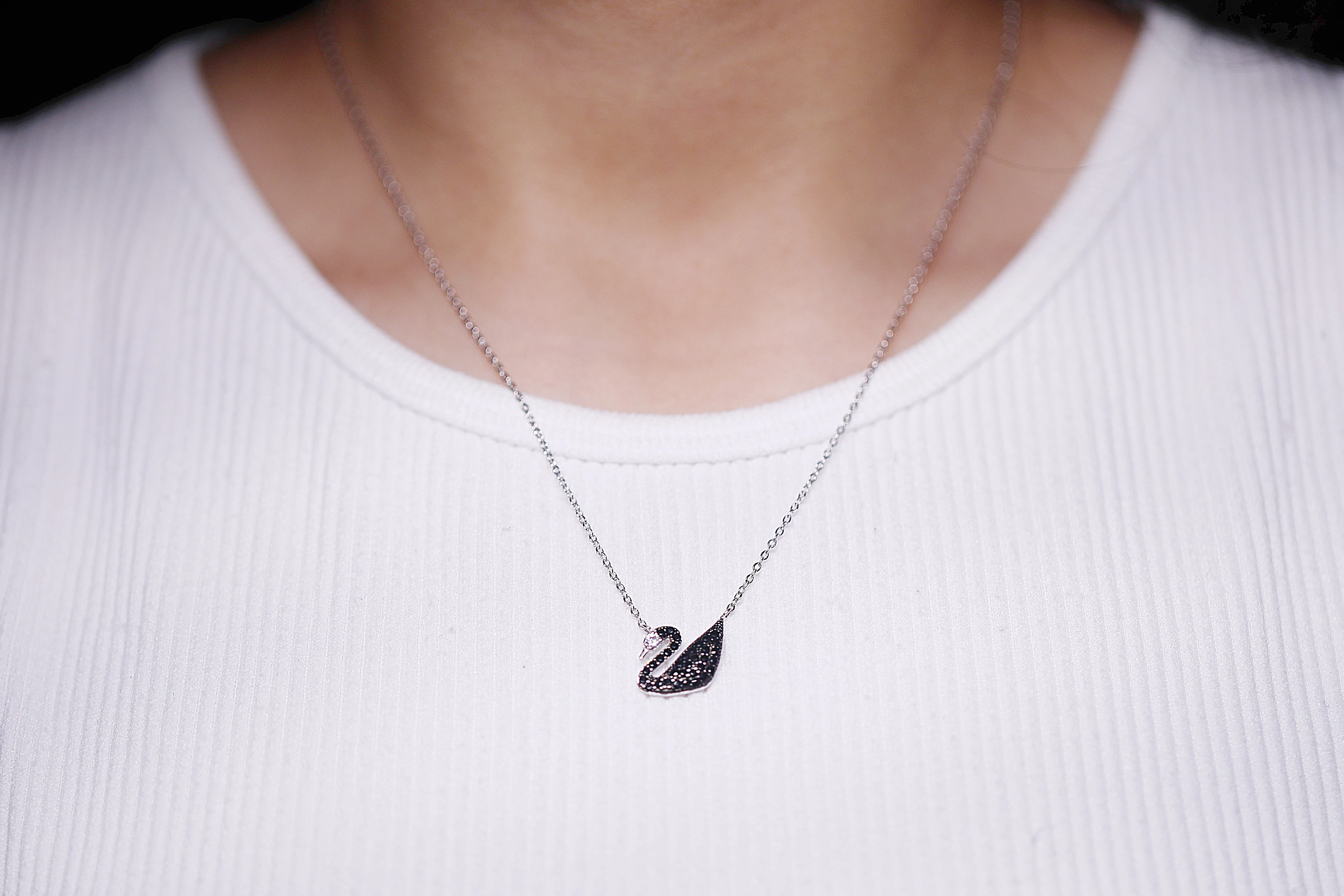 Black swan necklace