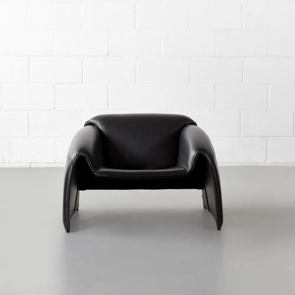 CHELSEA - Black Leather Lounge Chair
