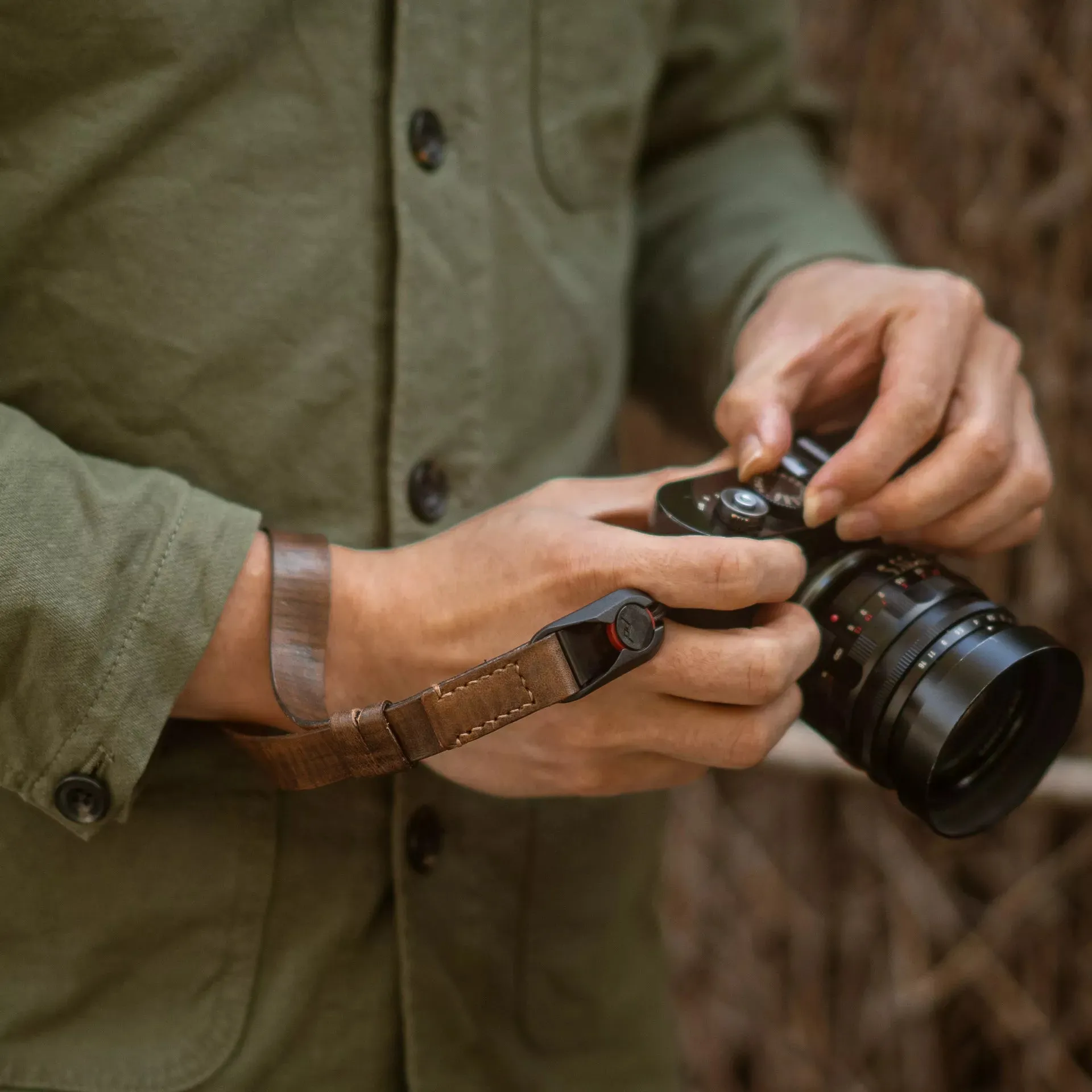 Hand Aged Leather Camera Wrist Strap 000