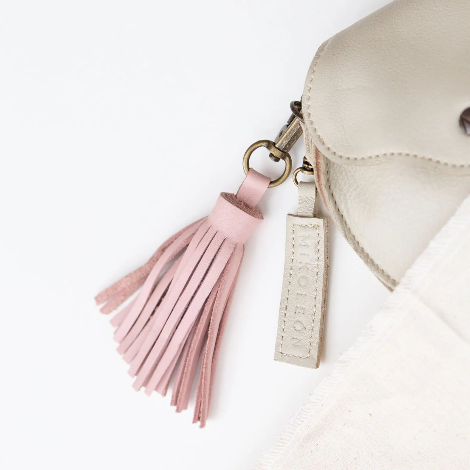 MK221300 - Flequito Blush [Leather Tassel]